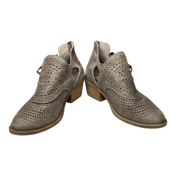 Very G Cici Bootie in Taupe Size 7.5 - Picture 7 of 9